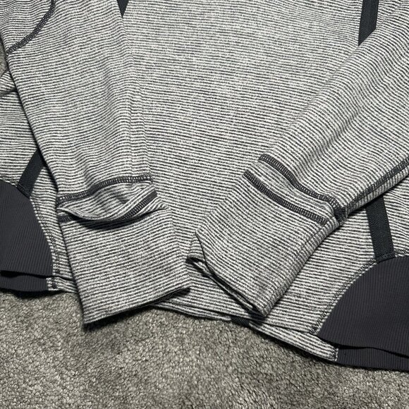 Lululemon Run Inspire 1/2 Half Zip Womens Size 6 Gray Black Striped Athleisure - Picture 6 of 16